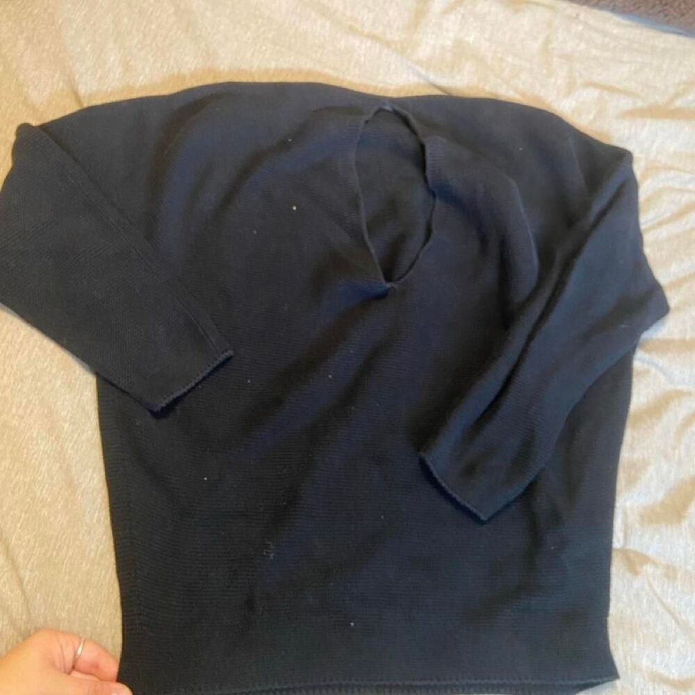 Uniqlo Men's Black Jumper